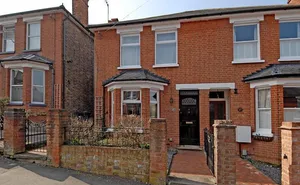 3 bedroom property in Guildford