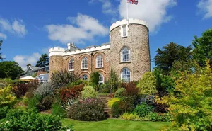 5 bedroom property in Dartmouth
