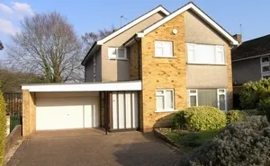 5 bedroom property in South Rise, Llanishen, Cardiff.