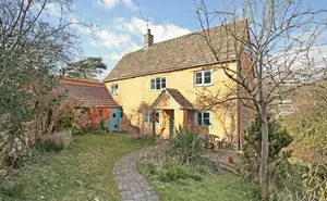 3 bedroom property in Shortwood, Nailsworth, Stroud, Gloucestershire, GL6