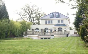 6 bedroom property in Hendon Wood Lane, Mill Hill