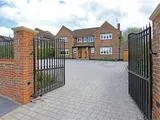 Brookmans Avenue, Brookmans Park