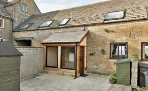 2 bedroom property in Naunton, Cheltenham, Gloucestershire