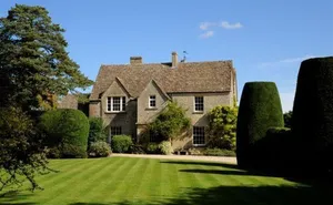 8 bedroom property in Edgeworth, Stroud, Gloucestershire
