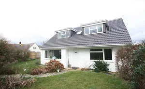 3 bedroom property in The Broadway, BH6