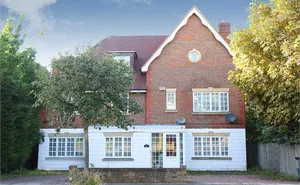 6 bedroom property in Woodside Avenue, Highgate, London, N6