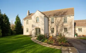 4 bedroom property in Wick nr Bath