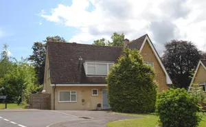 4 bedroom property in Woodlands Park, Bath