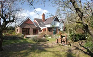 5 bedroom property in Upper Woolhampton,Nr Bucklebury, Berkshire