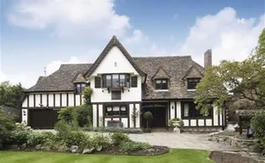 4 bedroom property in Cockfosters Road, Hadley Wood