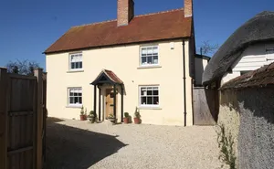 3 bedroom property in Haddenham, Buckinghamshire
