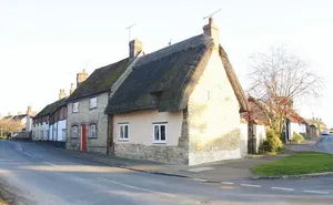 2 bedroom property in Cuddington, Buckinghamshire