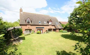 4 bedroom property in Cuddington, Buckinghamshire