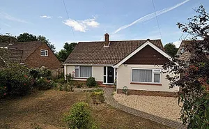 3 bedroom property in Pennington, Lymington