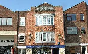 1 bedroom property in Lymington