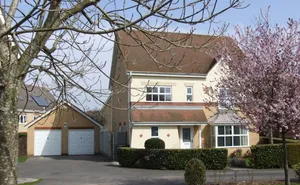 6 bedroom property in Canada Way, Liphook, Hampshire, GU30