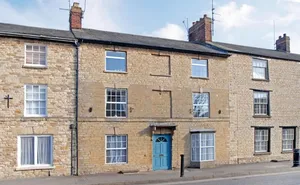 9 bedroom property in High Street, Brackley, Northamptonshire, NN13