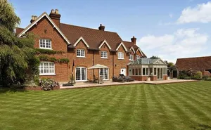 6 bedroom property in Rabley Heath Road, Welwyn, Hertfordshire