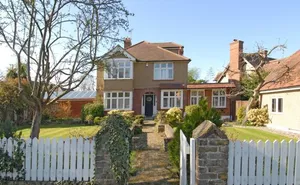 4 bedroom property in Park Avenue, Wraysbury, Staines, Berkshire, TW19