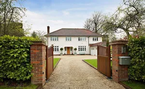 6 bedroom property in Devonshire Avenue, Amersham, Buckinghamshire, HP6 5JF