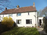 A well presented 3 bedroom family home with a 3 reception rooms and a well proportioned rear garden, gas central heating