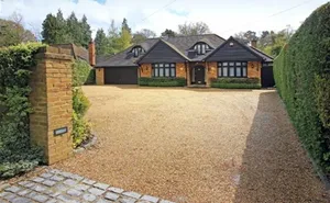 5 bedroom property in Bell Lane, Bell Bar