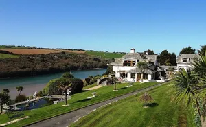 5 bedroom property in Bantham
