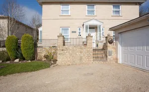 4 bedroom property in Seven Acres Lane, Batheaston, Bath, BA1