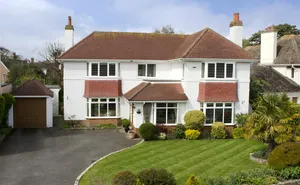 4 bedroom property in Southcliffe Road, Friars Cliff, Dorset, BH23