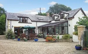 4 bedroom property in Penrhiw Lane, Machen