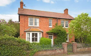 3 bedroom property in Church Hanborough, Witney, Oxfordshire, OX29