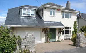 5 bedroom property in Elburton
