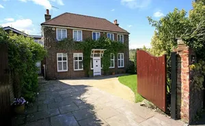 4 bedroom property in Bridge Road, Godalming, Surrey, GU7