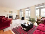 Thames Crescent, London, W4