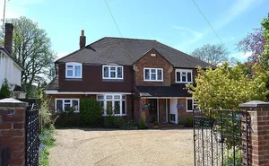 5 bedroom property in Weybridge