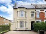 Sutton Lane South, W4