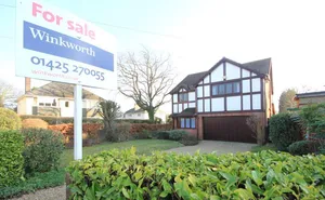 5 bedroom property in Stuart Road, Highcliffe, Dorset, BH23