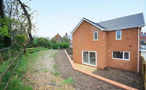 3 bedroom property in Ashford Close, SP6