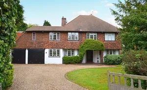 4 bedroom property in Walton on Thames