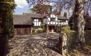 5 bedroom property in Walton on Thames