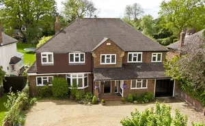 5 bedroom property in Weybridge