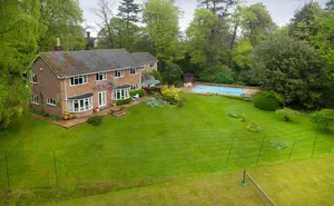 6 bedroom property in Winchester