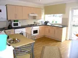WIMBLEDON - SPACIOUS GROUND FLOOR FLAT WITH PRIVATE GARDEN AND LARGE KITCHEN/DINER IN QUIET LOCATION