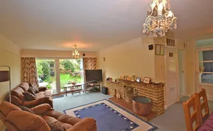 2 bedroom property in 2 bedroom Semi Detached Bungalow in West Chiltington