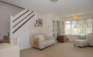 3 bedroom property in Guildford