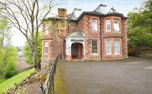 9 bedroom property in 2 Drummond Terrace, Crieff, Perthshire
