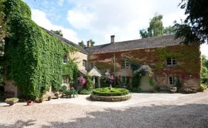 5 bedroom property in Naunton
