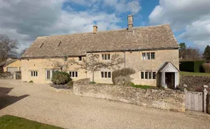 6 bedroom property in Copse Hill Road
