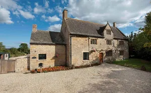 4 bedroom property in The Green
