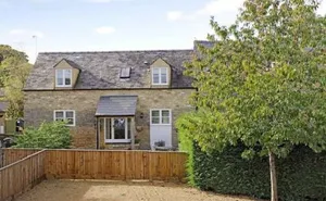2 bedroom property in Chipping Norton Road, Churchill
